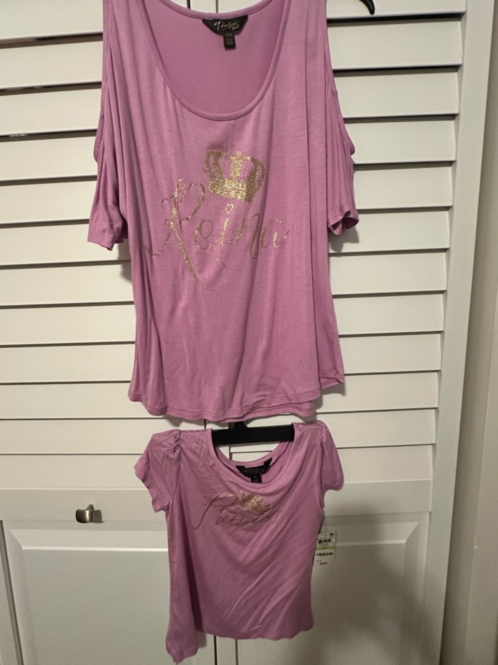Mother and daughter shirt set (Reina and Princesa)